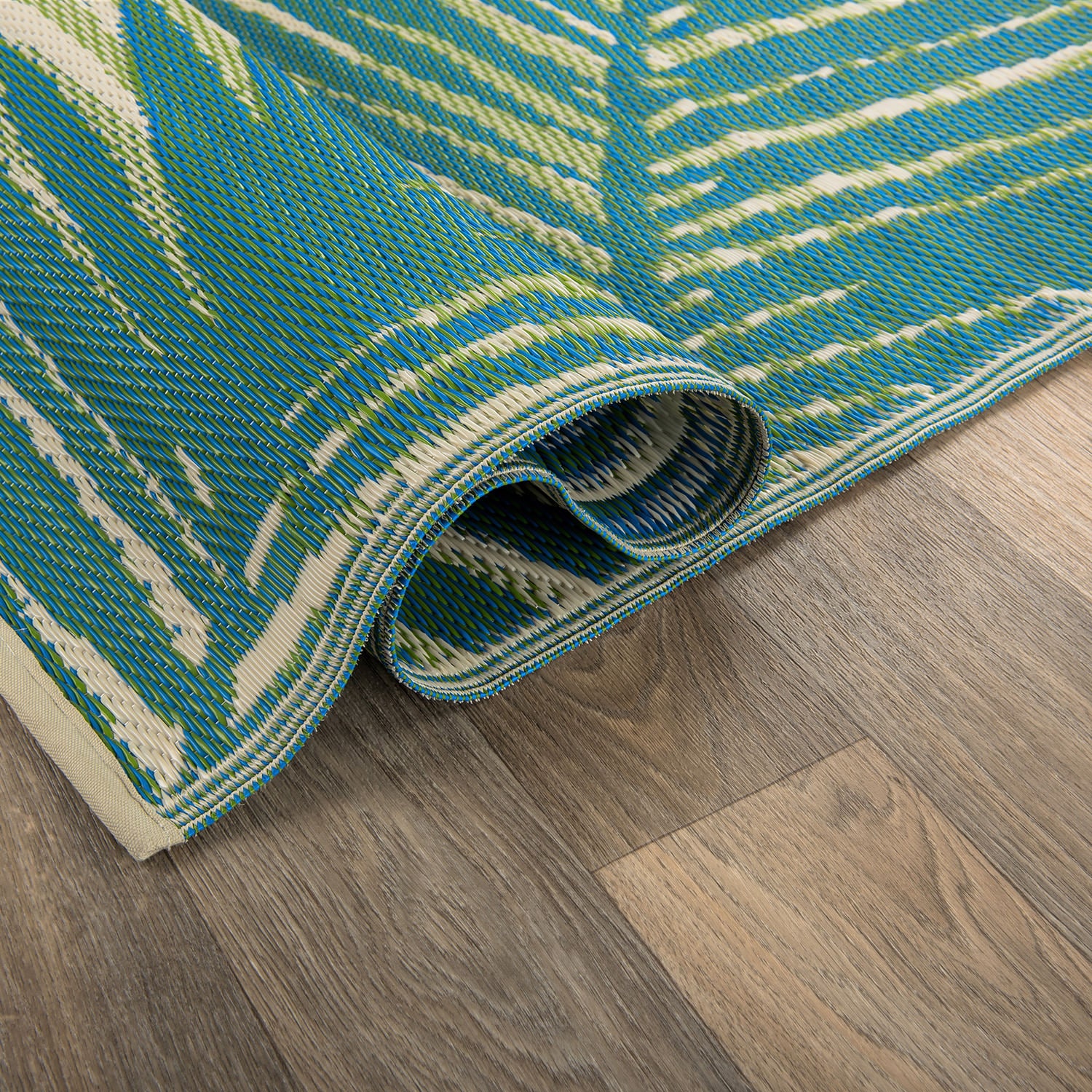 Green Tropical Floral Reversible Synthetic Indoor/Outdoor Rug 5' x 7'