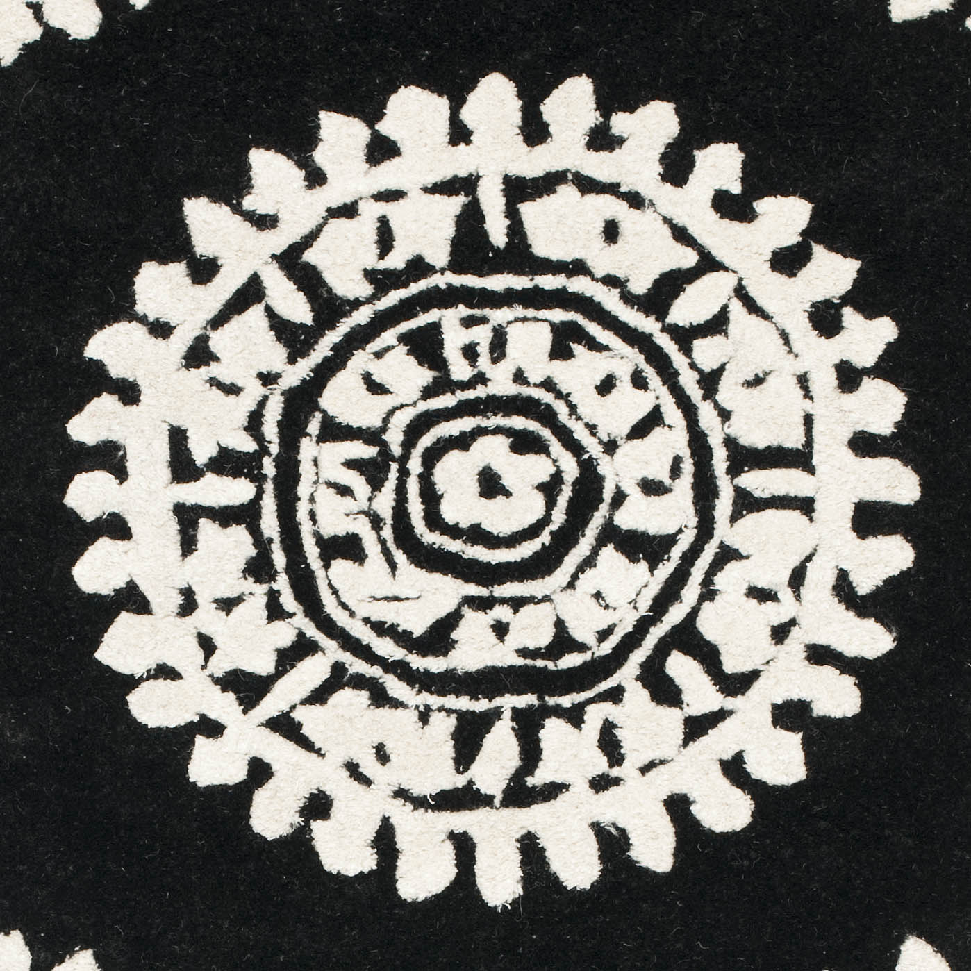 Safavieh SOH732D-28 rugs - View #5