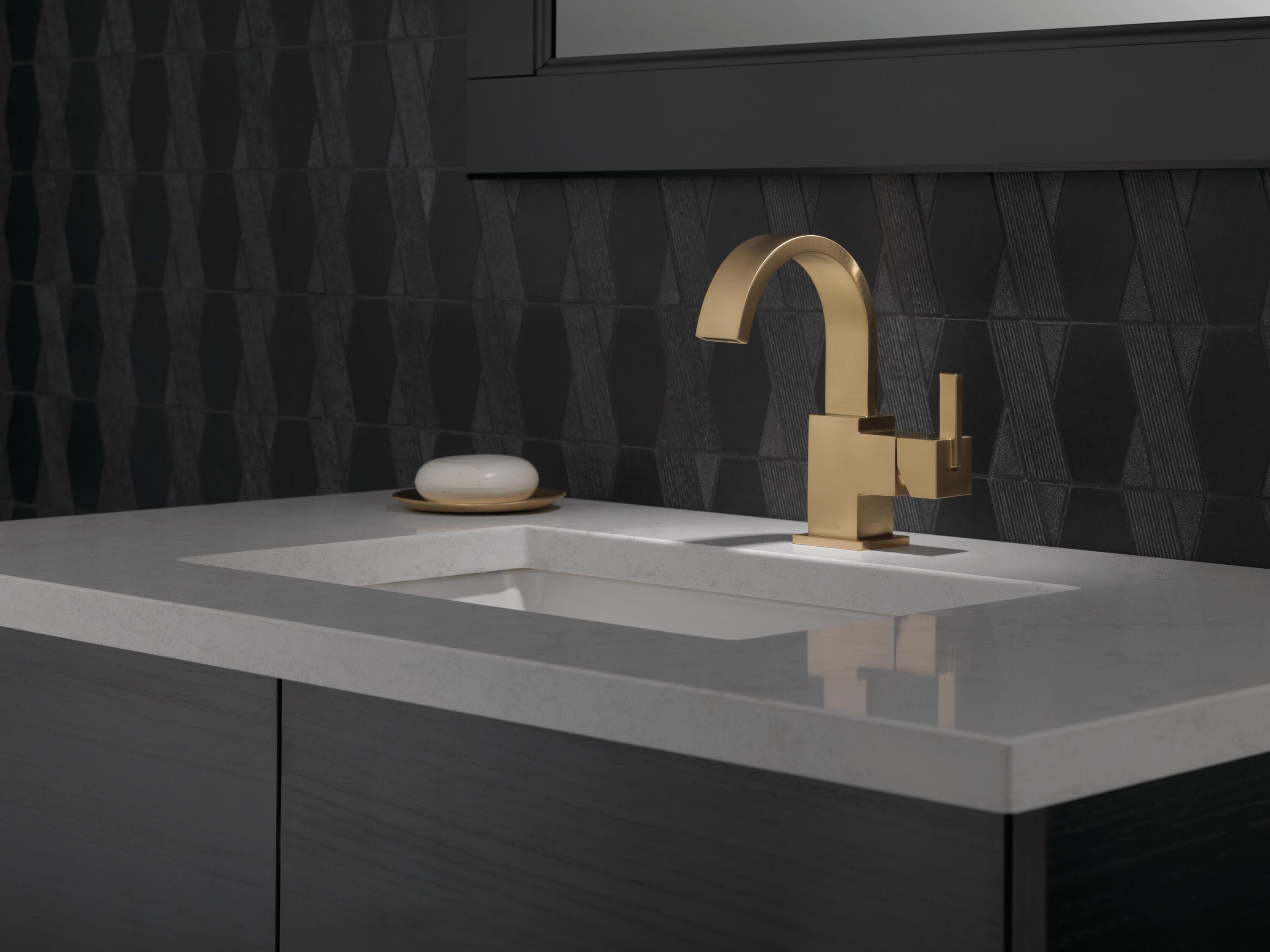 Elegant Modern 7'' Bronze Stainless Steel Single Hole Faucet