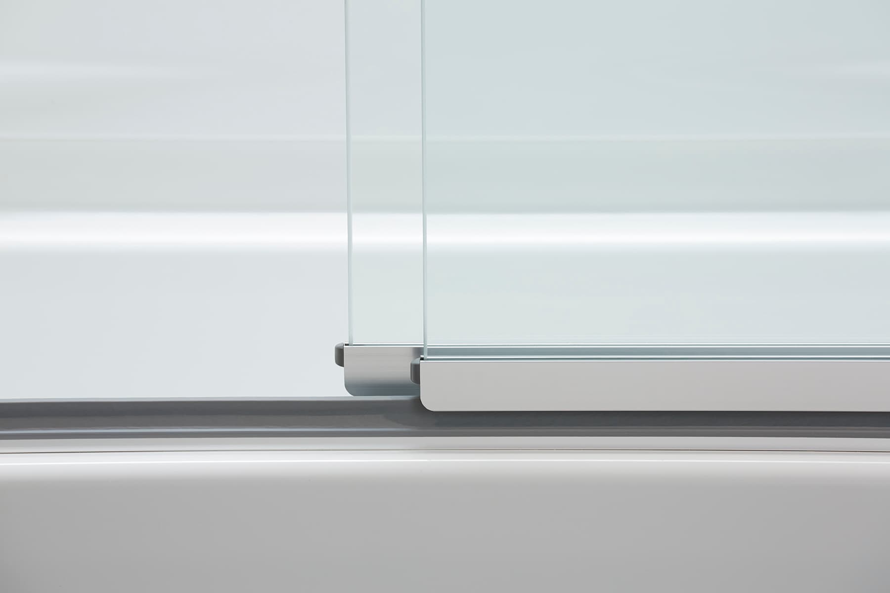 Sterling Meritor 54-in to 60-in x 55.125-in Frameless Sliding Silver  Standard Bathtub Door