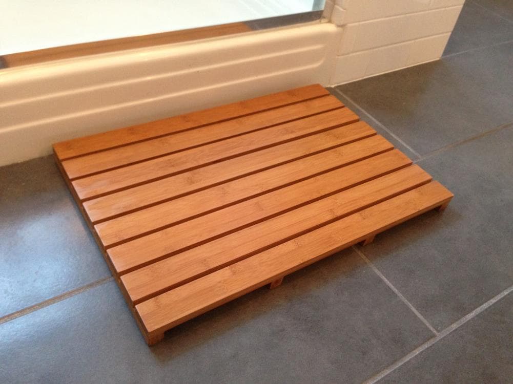 Hastings Home 16-in x 24-in Bamboo Wood Bath Mat in the Bathroom