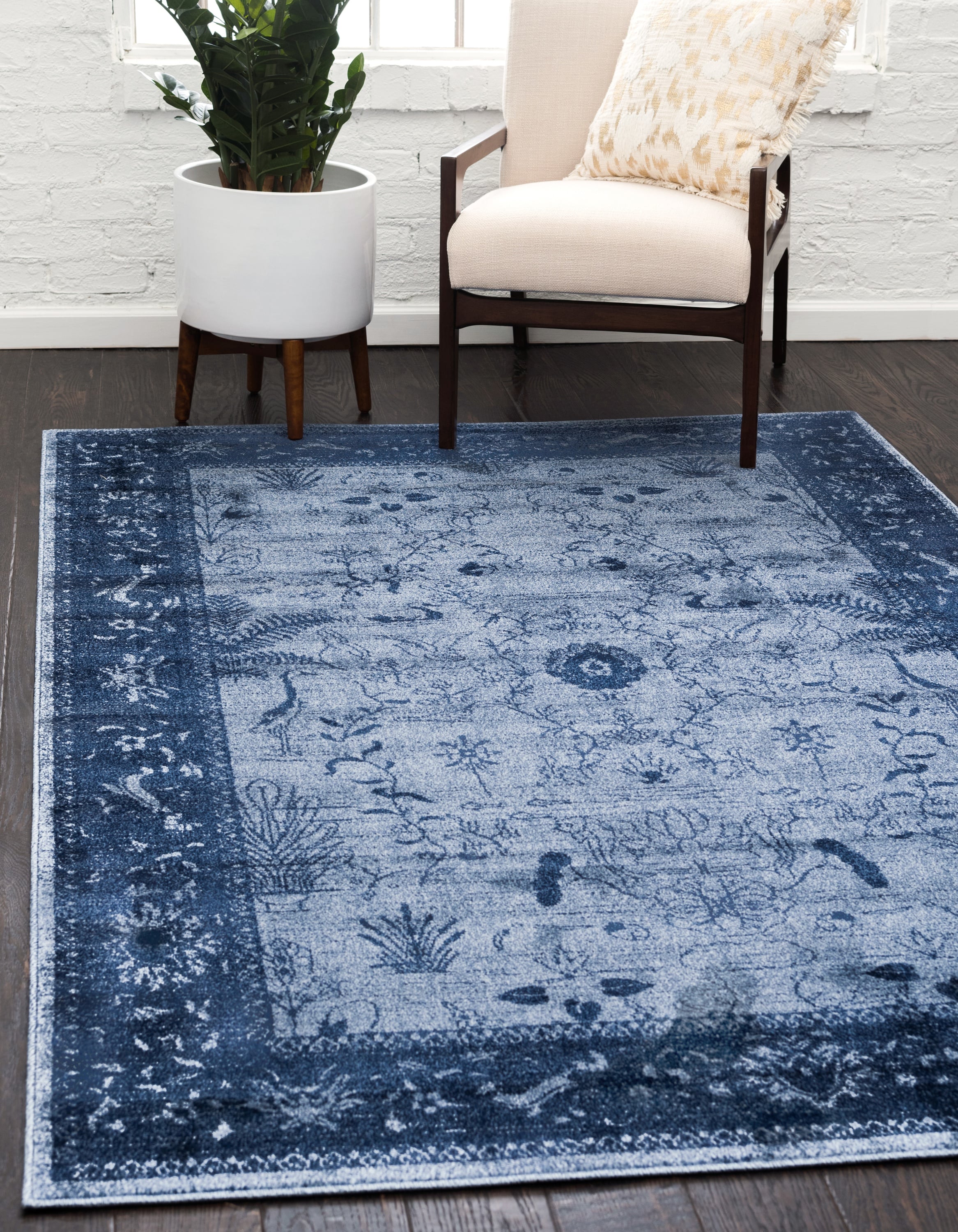 Unique Loom 3114628 Floral La Jolla 7 x 10 (ft) Loomed Polypropylene Blue/Navy Blue Rectangular Indoor Floral/Botanical Area rug