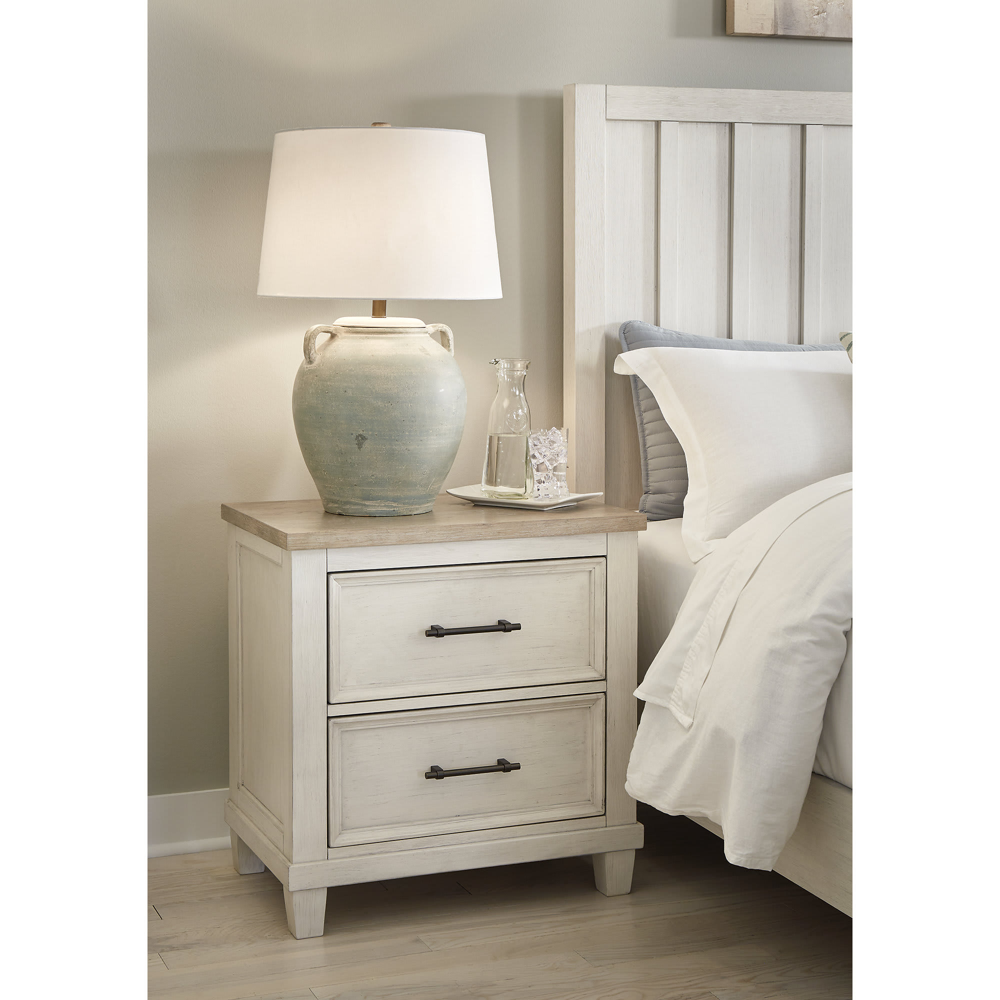 Signature Design by Ashley B683-92 nightstands - View #2