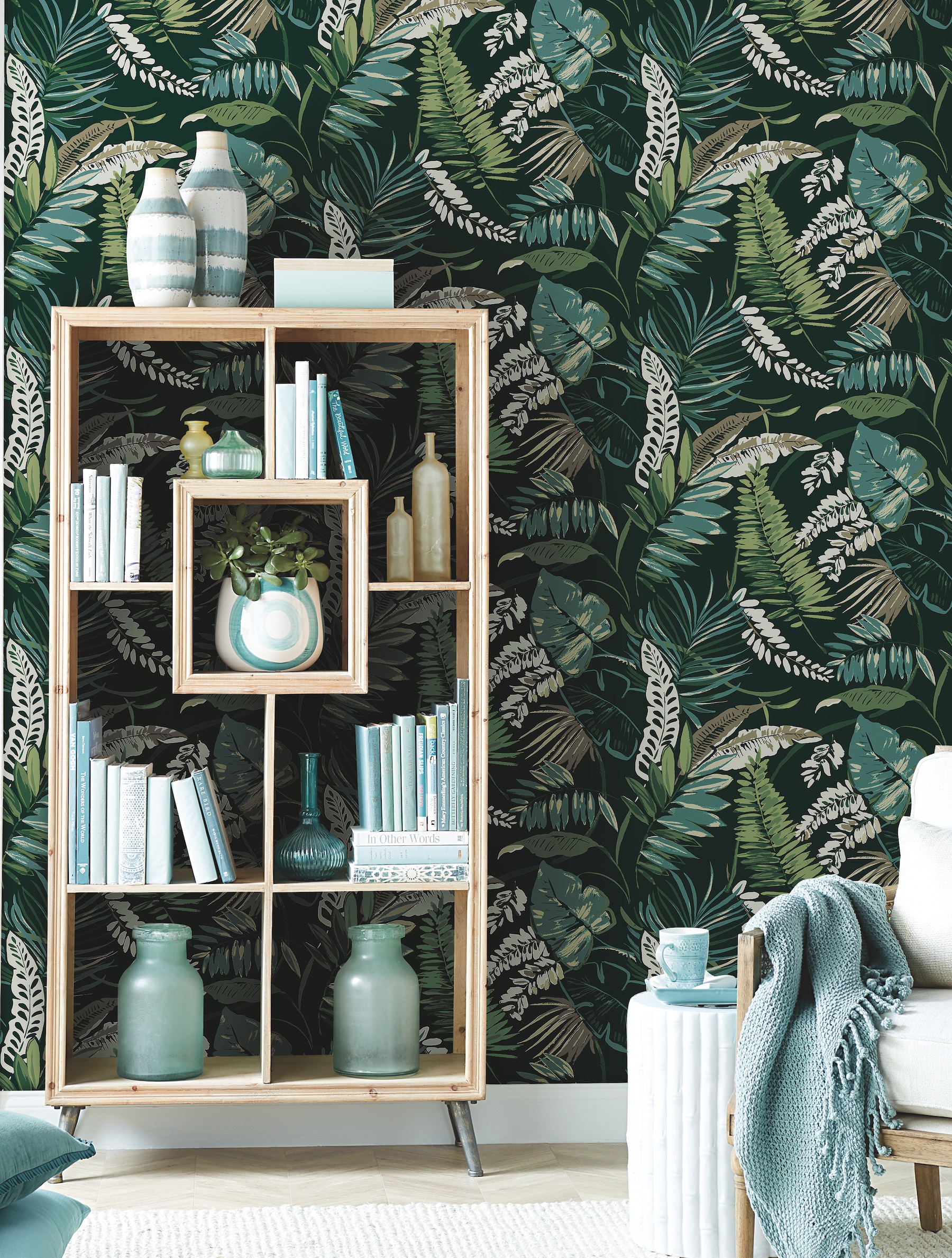 York Wallcoverings TC2621 Tropics Resource Library 60.8-Sq. Feet Green Non-woven Ivy/Vines Prepasted Water Activated Paste Wallpaper