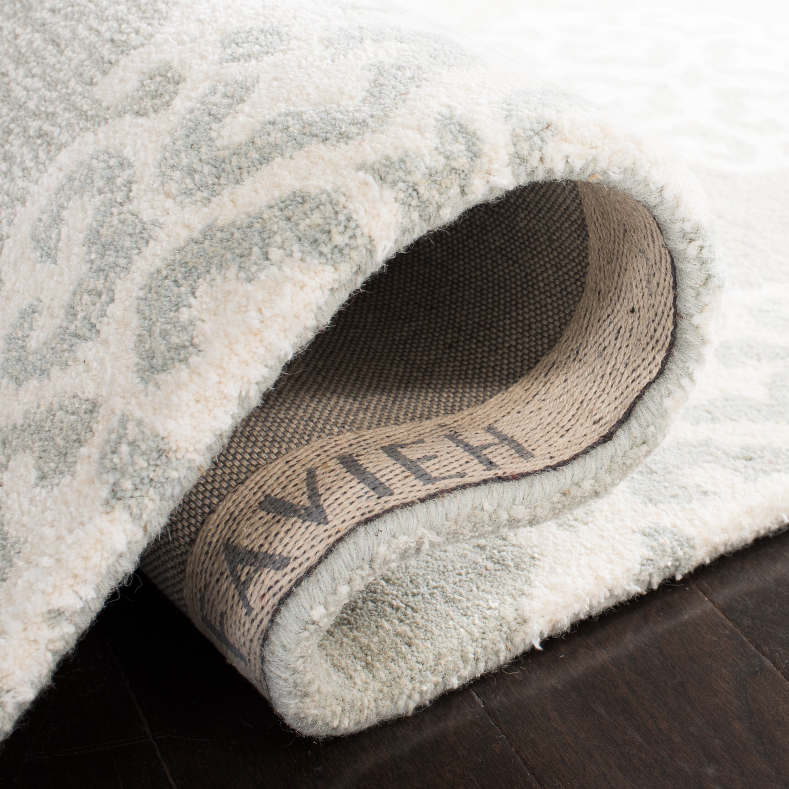 Safavieh SOH724C-8 rugs - View #5