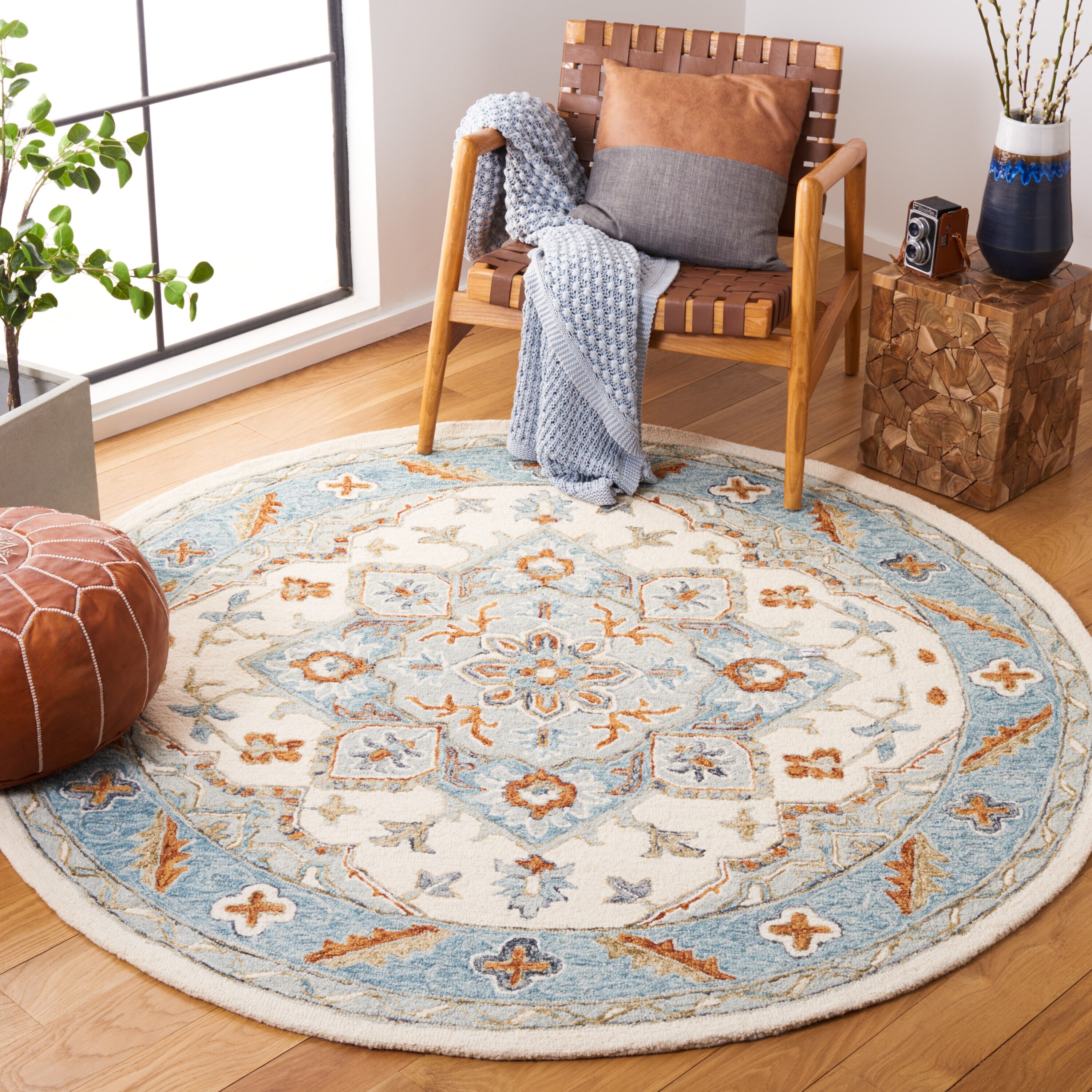  Metro 352 Ivory/Blue Traditional 6Ft x 6Ft Round Rug