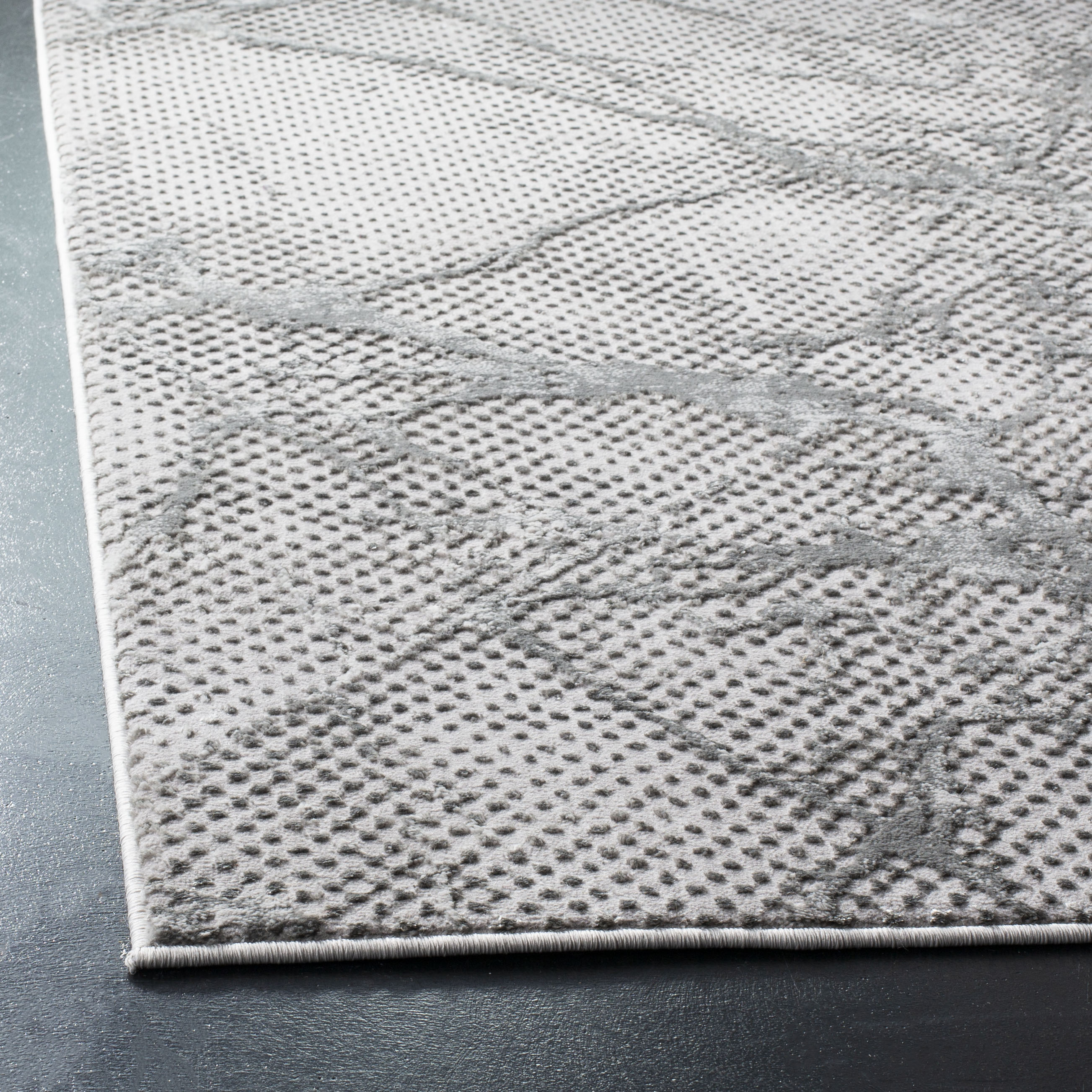 Safavieh LUR187F-4 rugs - View #3