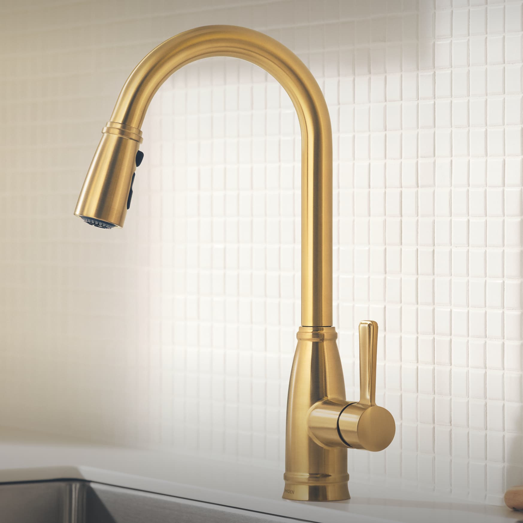 Lilibeth Brushed Gold Single Handle Deck-mount Pull-down Kitchen Faucet with Sprayer (Includes Deck Plate)