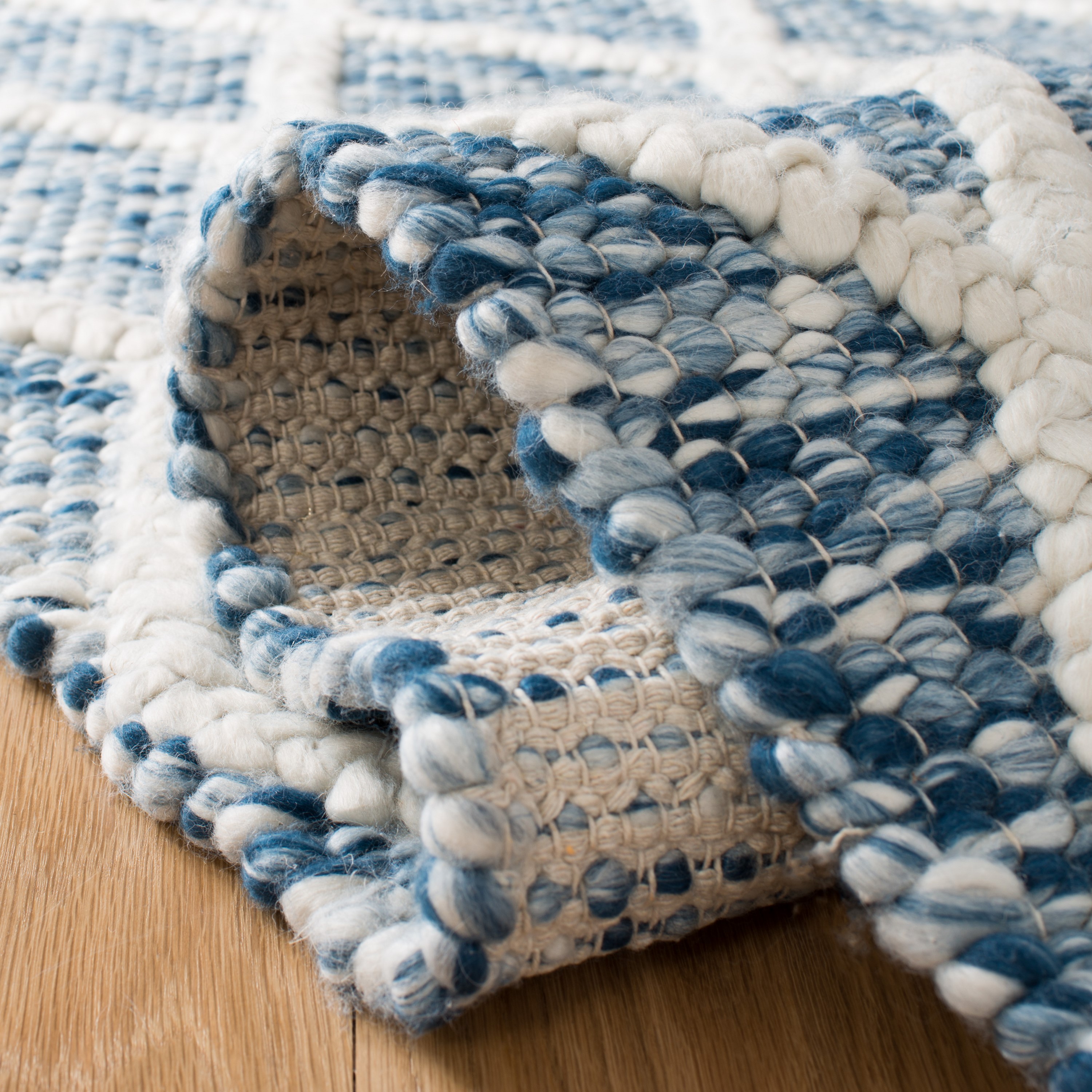 Safavieh NAT711B-5 rugs - View #5