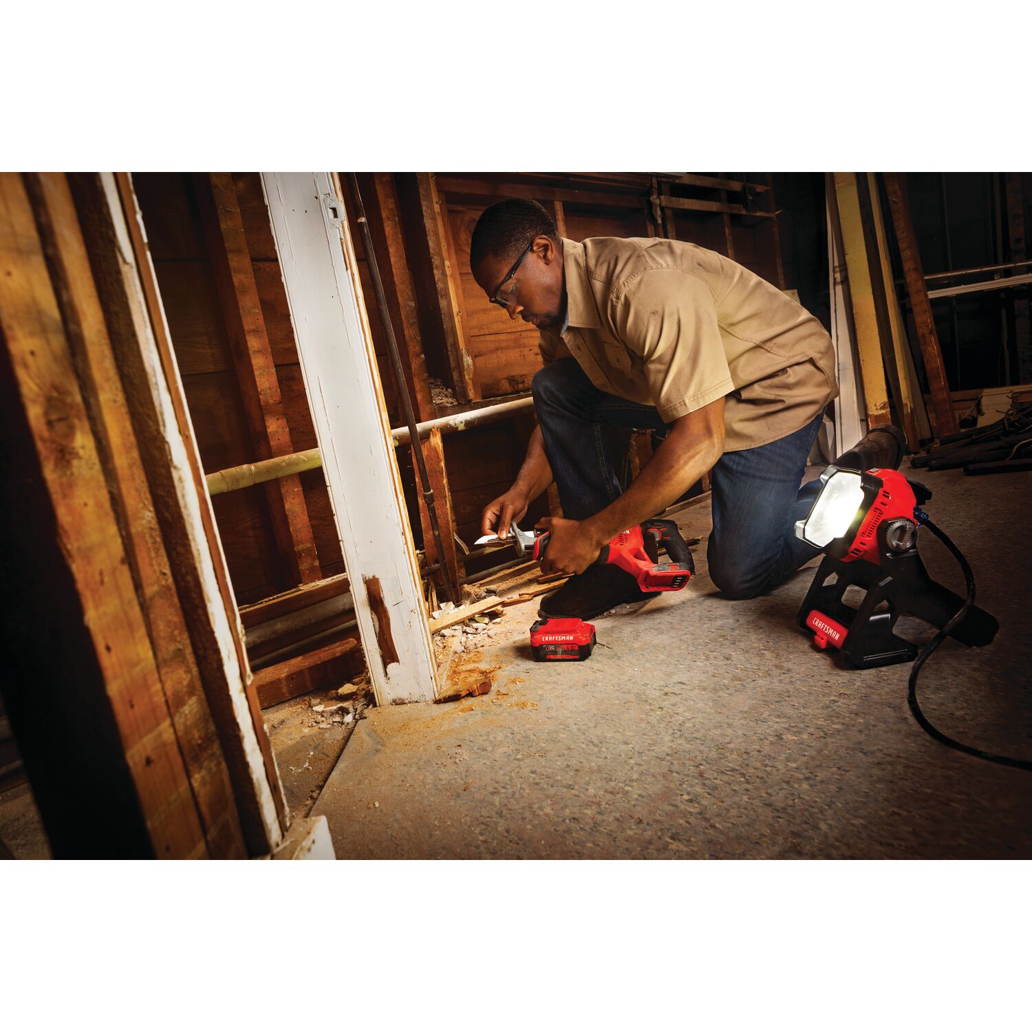 Craftsman V20 Red and Black LED Rechargeable Work Light