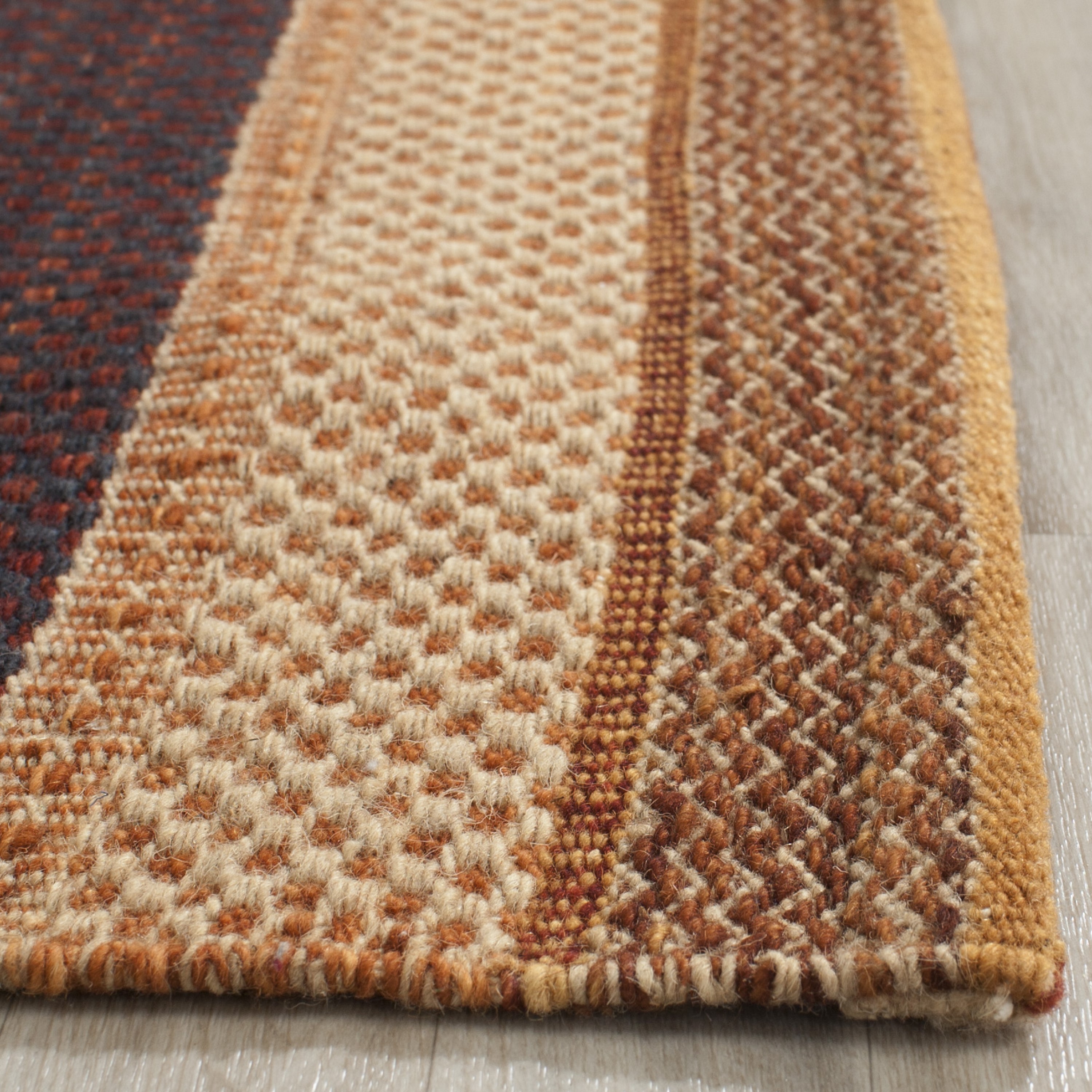 Safavieh KLM951B-28 rugs - View #3