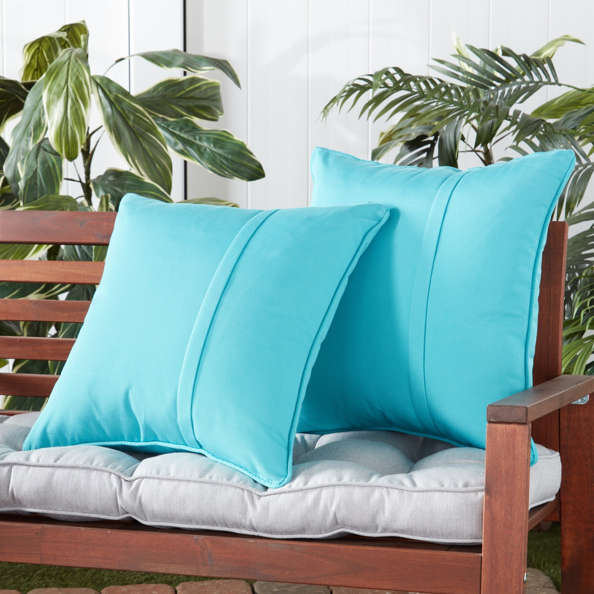 Sunbrella throw best sale pillows outdoor