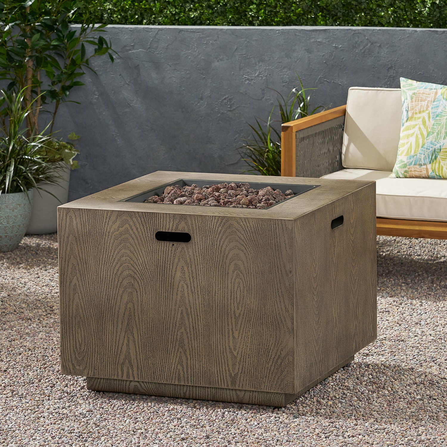 Mondawe MD-NBF-69675 31-in W Brown Iron Square Liquid propane Fire pit