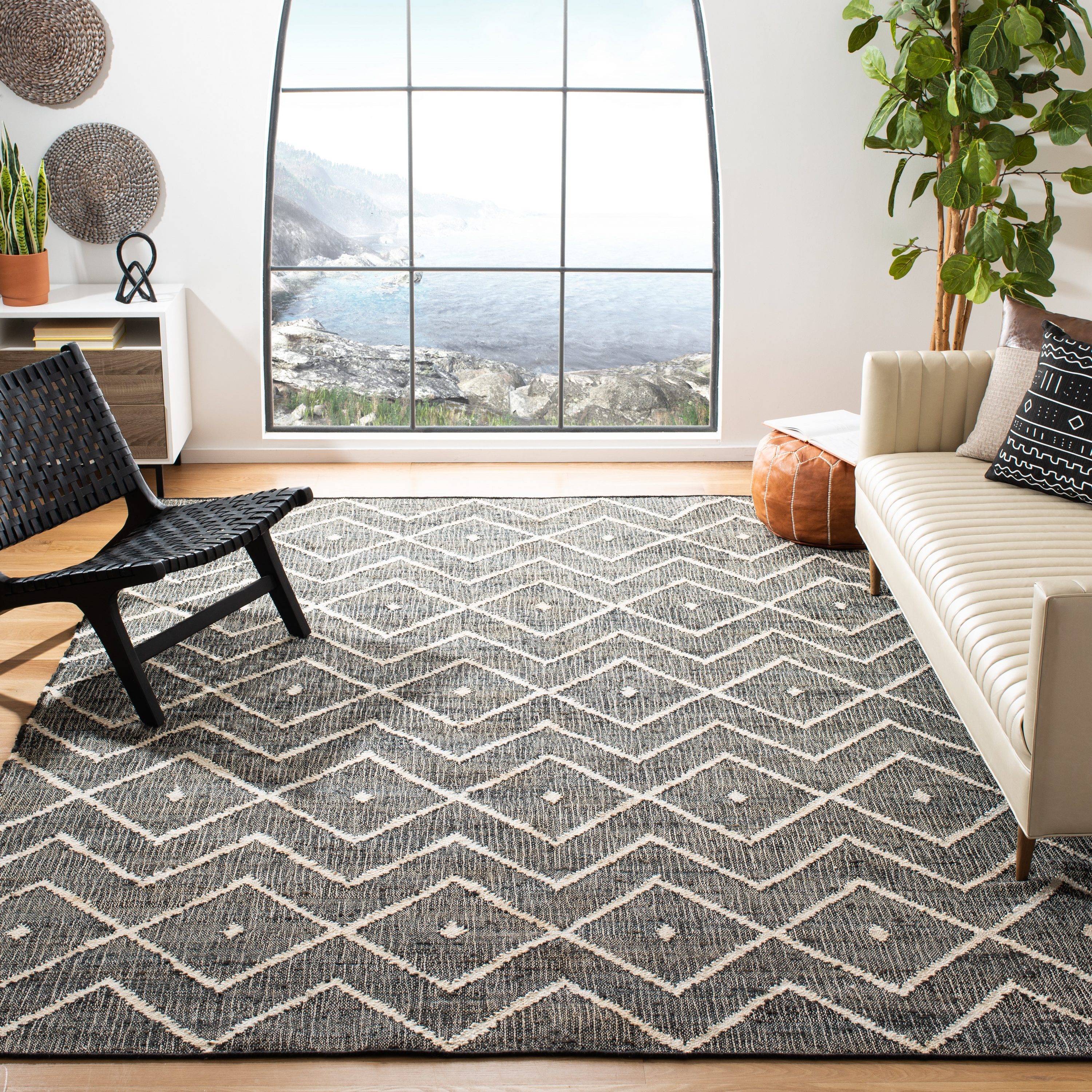 Handmade Charcoal and Natural Wool Cotton Round Area Rug