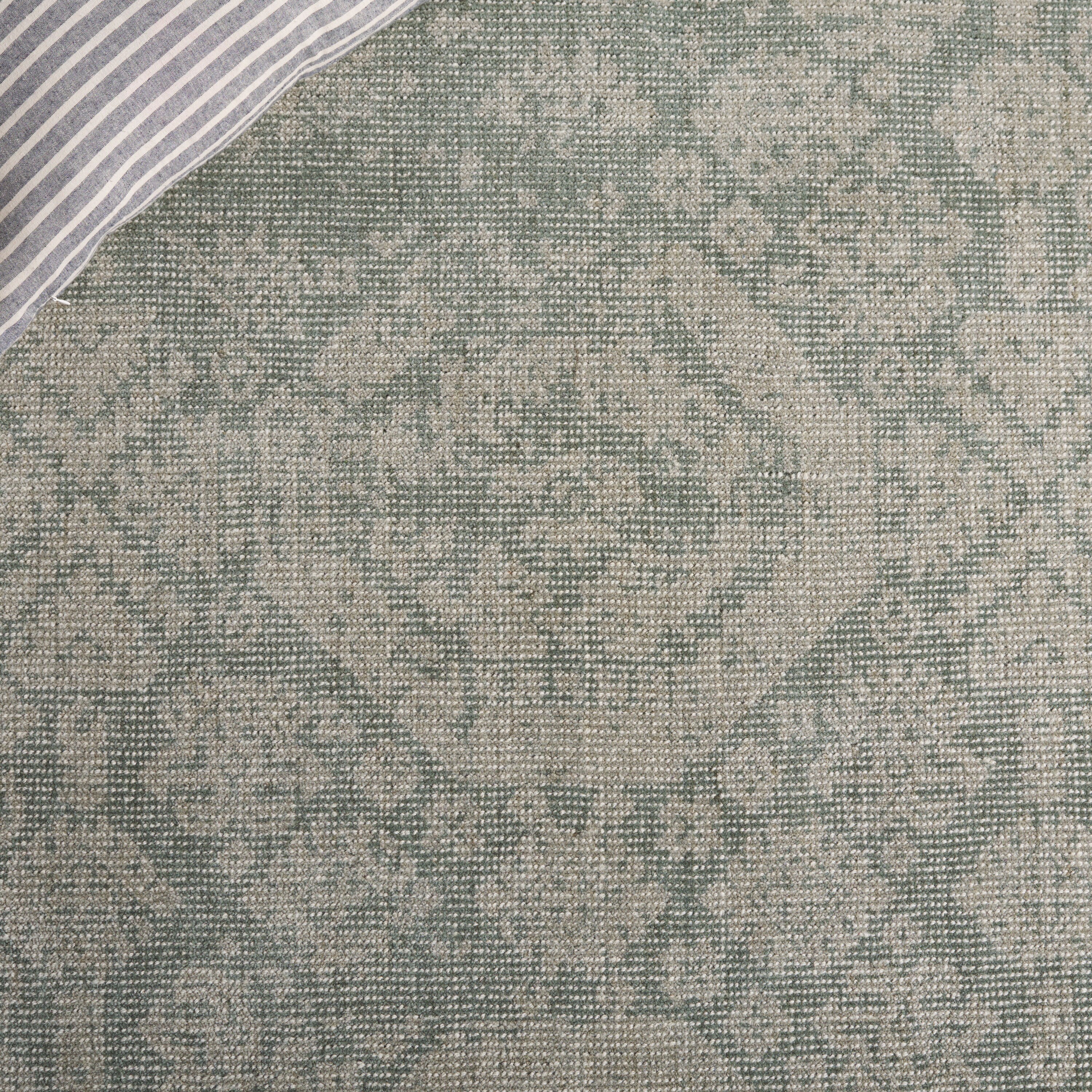 Safavieh MHJ302W-5 rugs - View #4
