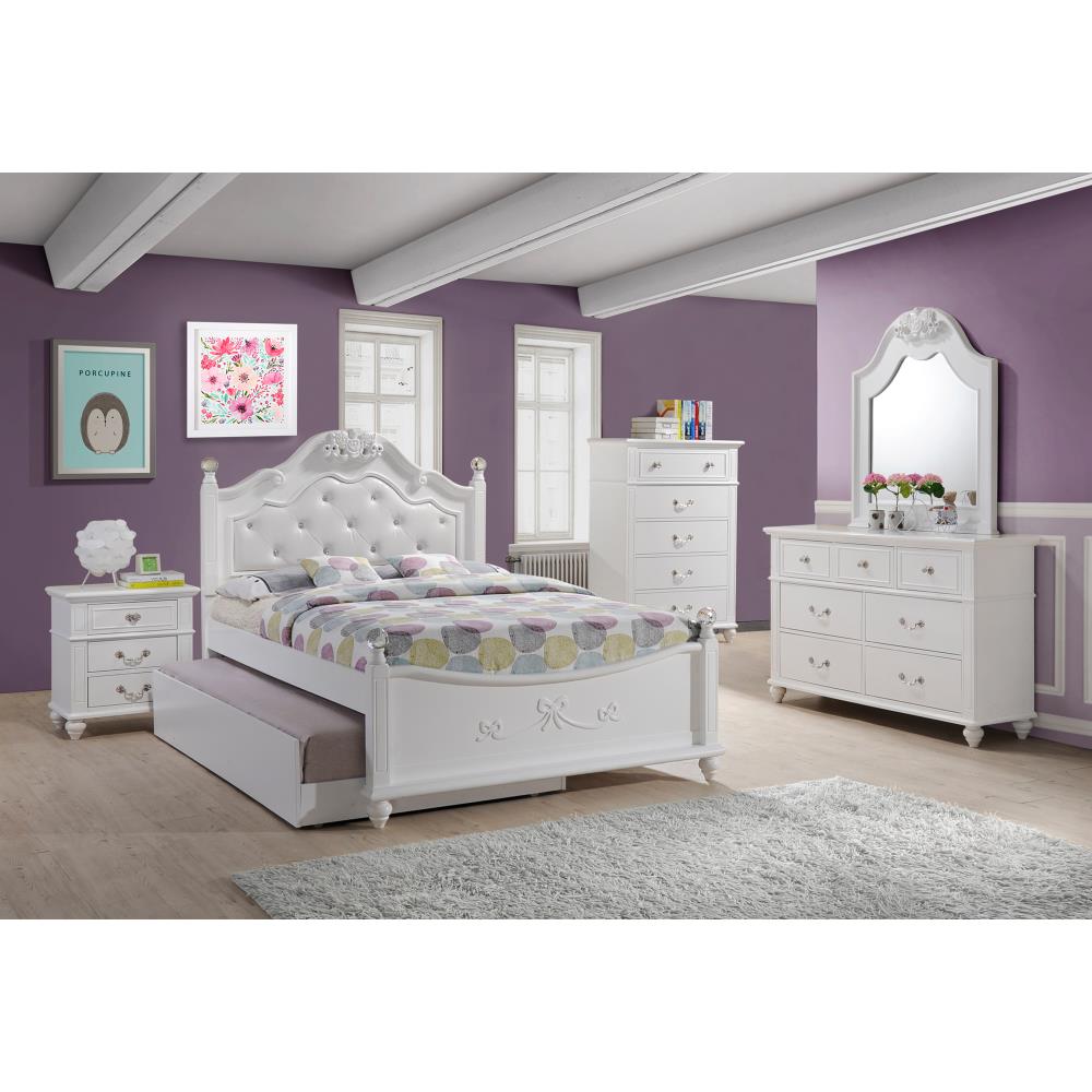 Picket House Furnishings Transitional White Full Platform Bedroom Set with  Chest, Nightstand, and Dresser - Annie Collection in the Bedroom Sets  department at