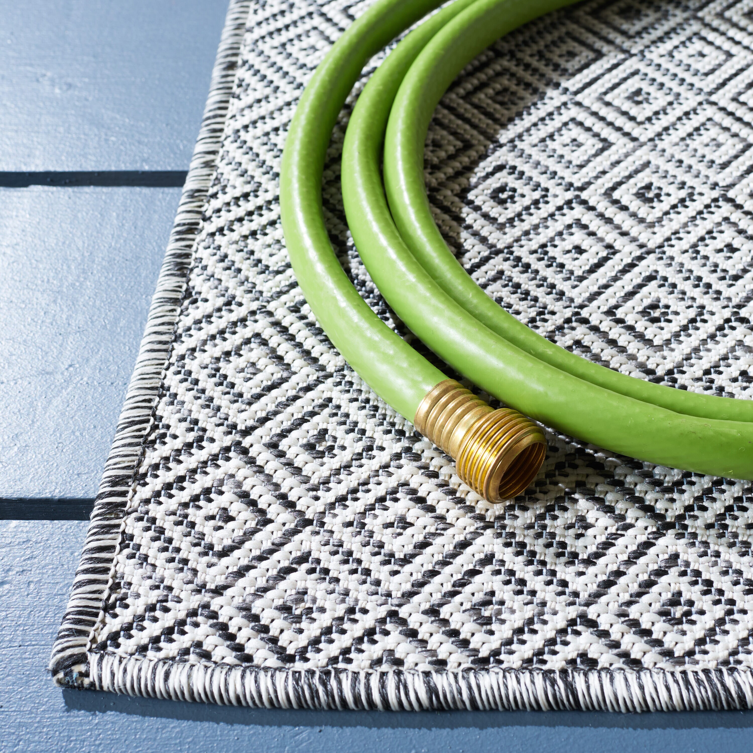 Hampton Ivory and Black Square Indoor/Outdoor Rug
