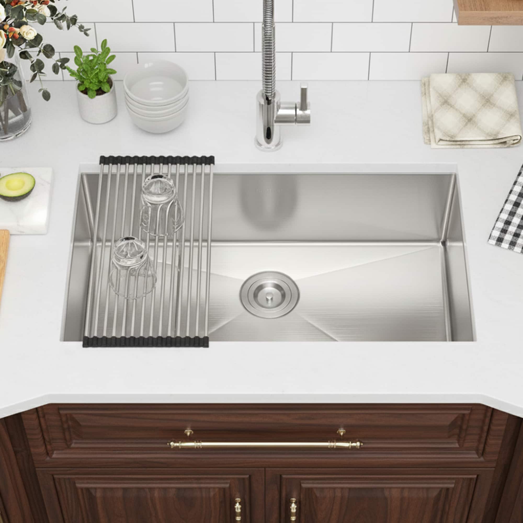 MYRYY Undermount 26-in x 18-in Stainless Steel Single Bowl 16-Gauge Kitchen Sink