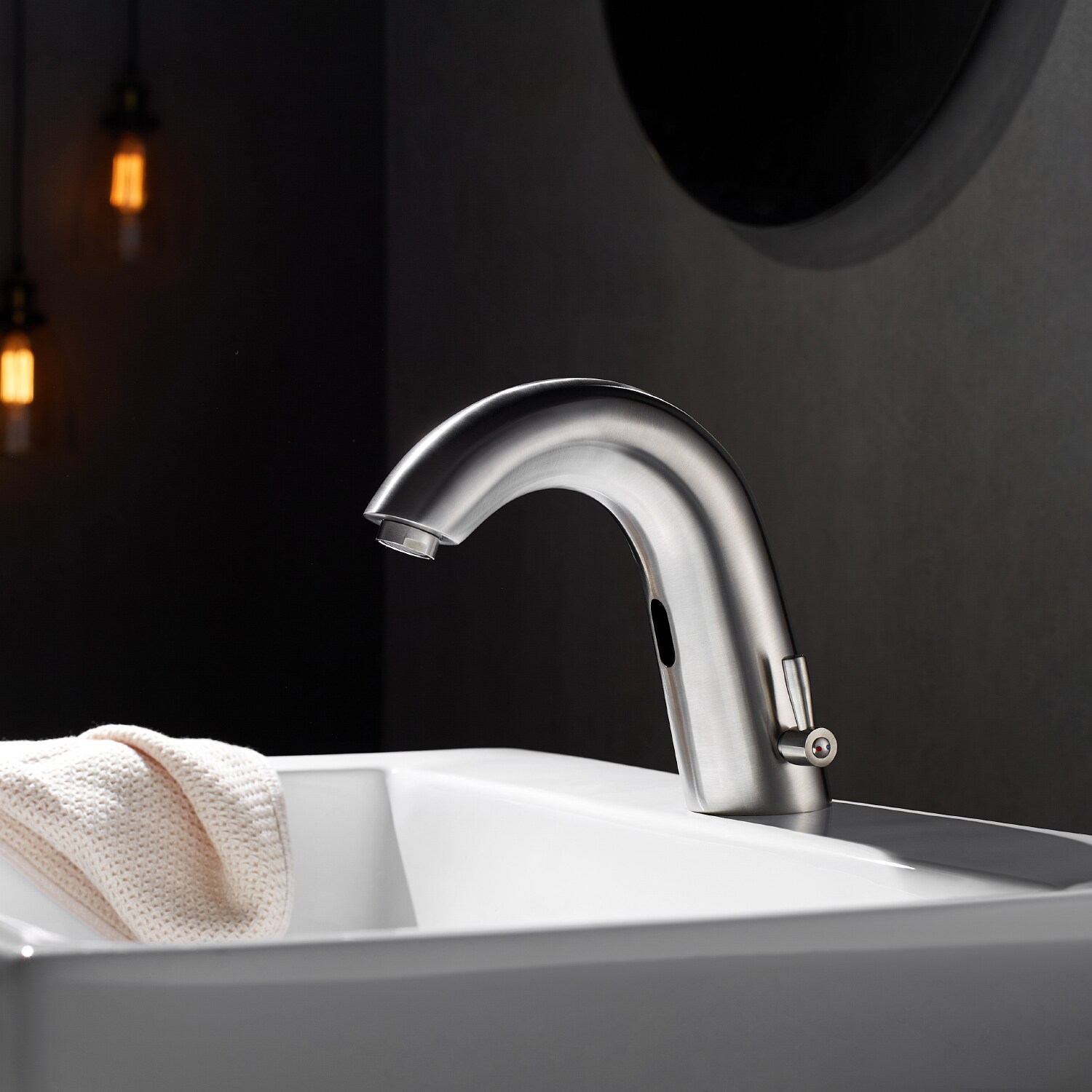 Smart Bathroom Fixtures Offer a More Sanitary, Streamlined Experience