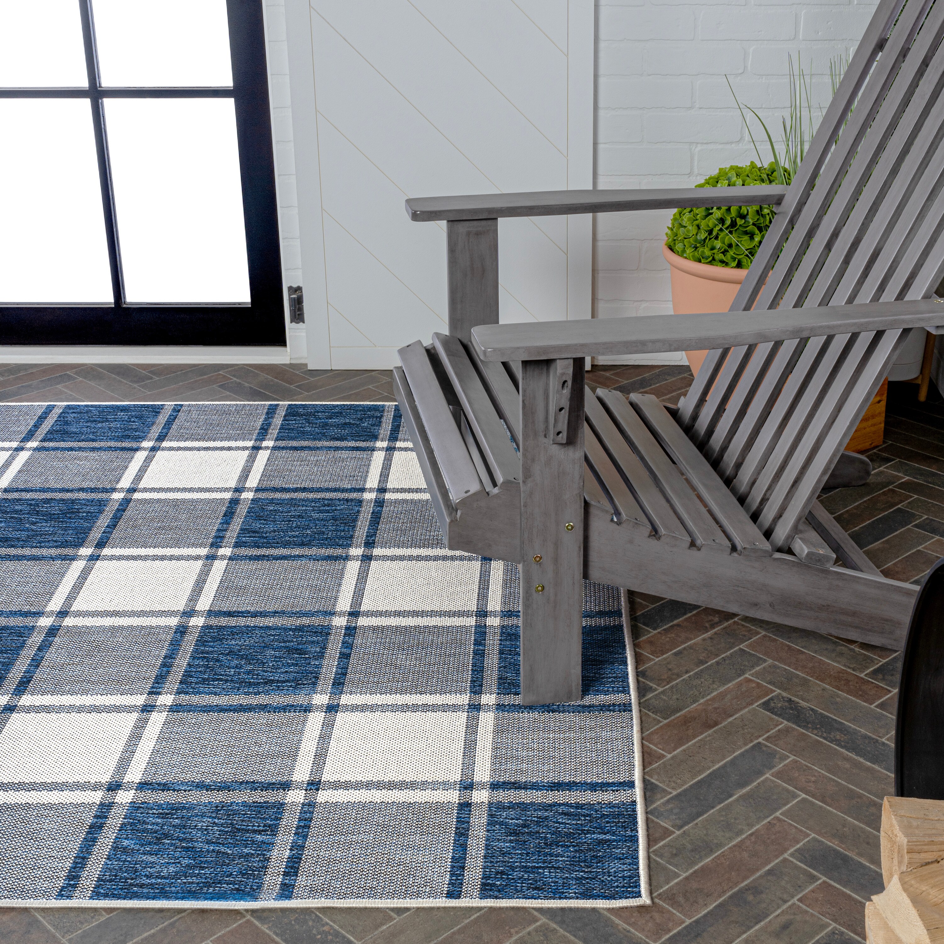 Sabine Navy and Cream Gingham Synthetic 3 x 5 Area Rug