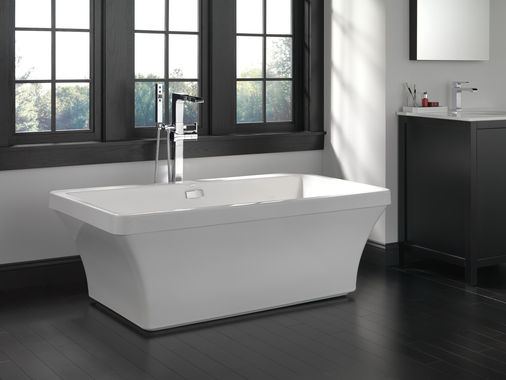 Delta T4768-BLFL Roman-Tub-Faucets - View #5