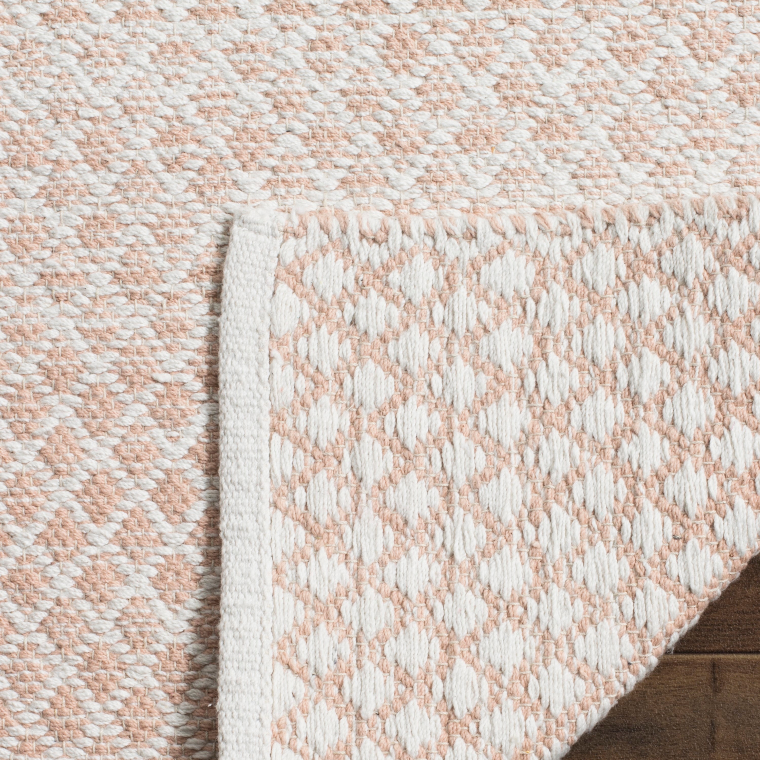 Safavieh MTK601R-4 rugs - View #4